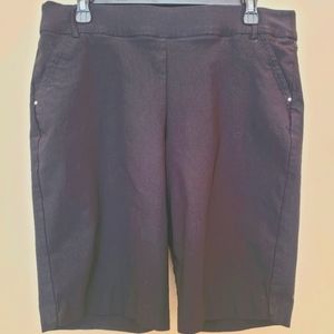 Attyre Bermuda length dress shorts size 12 black